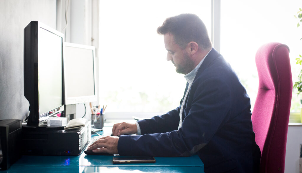 Era Hosting proveedora de servicios Hosting seguros y eficaces, incluyendo servicios de servidores en la nube, registro de dominios, alojamiento web además del mantenimiento e instalación de vuestros equipos.